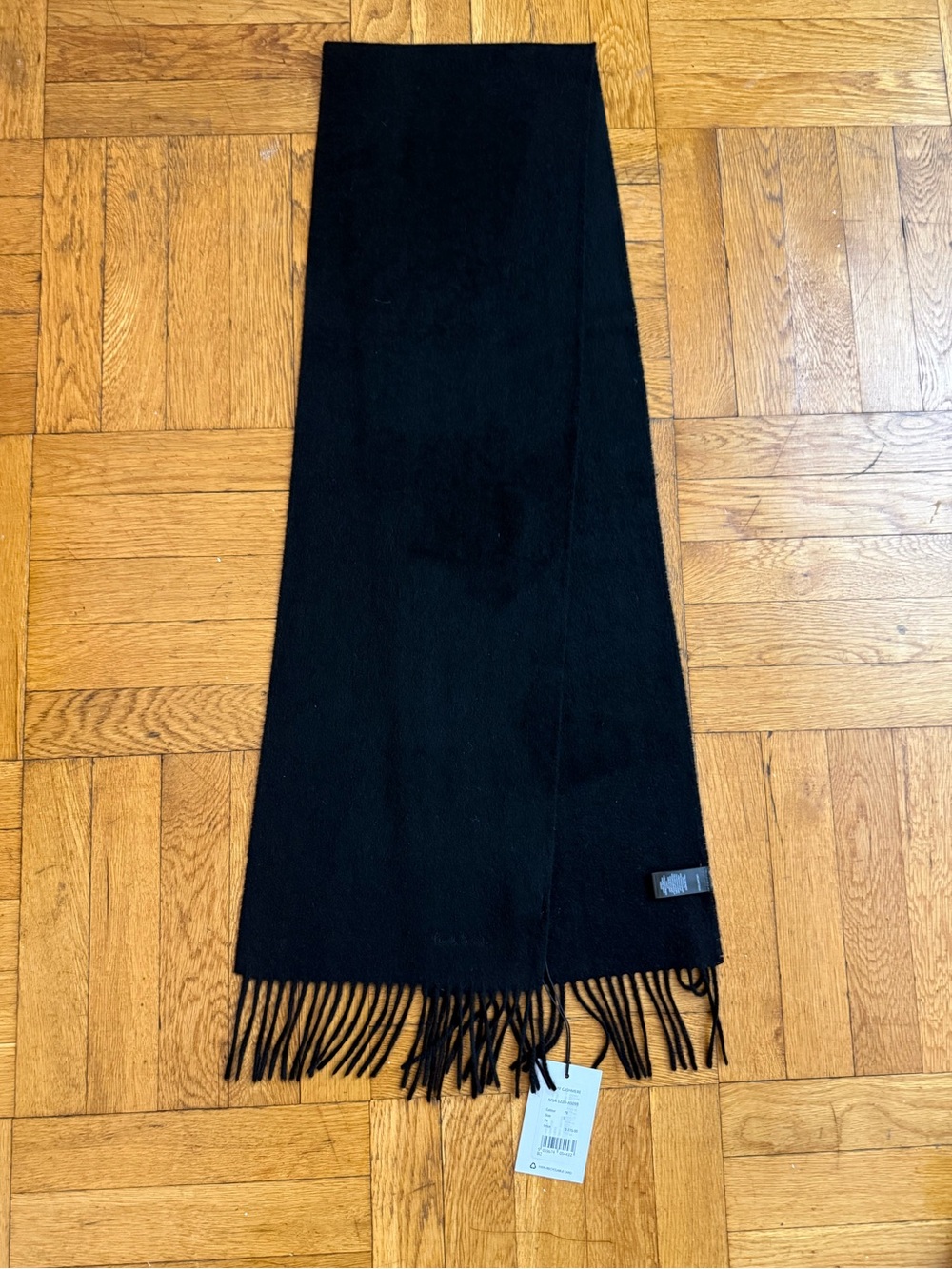 Smith men’s
100% cashmere fringed-trim scarf
